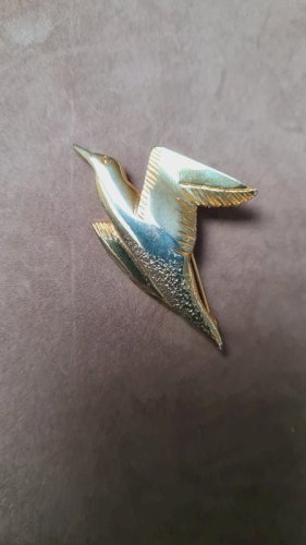 Broche mouette design doré