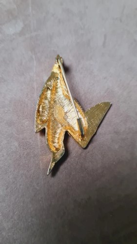 Broche mouette design doré