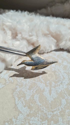 Broche mouette design doré
