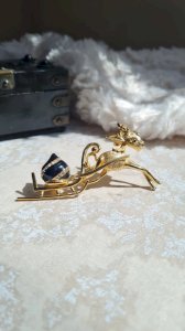 Orena brooch - vintage