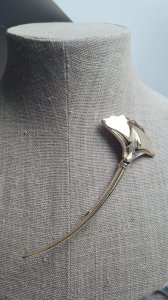 Oversized Ginkgo leaf brooch - gold and rhinestones - vintage