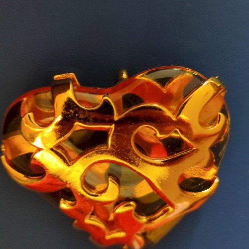 Broche pendentif cœur Yves Saint Laurent 