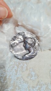 Broche Rare Art Nouveau Crépuscule signée Armand Bargas en métal argenté