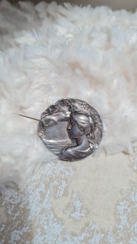 Broche Rare Art Nouveau Crépuscule signée Armand Bargas en métal argenté