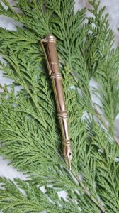 Agatha vintage pen brooch