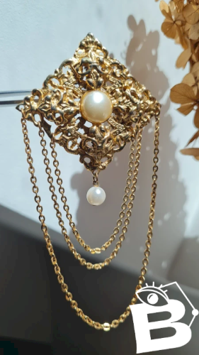 Broche vintage ajourée style victorien