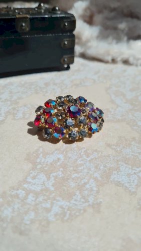 Broche vintage avec strass Boréales rouge, gris et un blanc