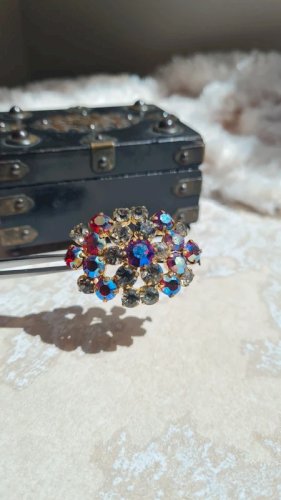Broche vintage avec strass Boréales rouge, gris et un blanc