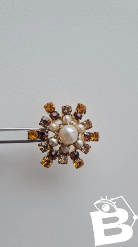 Broche vintage avec strass champagne