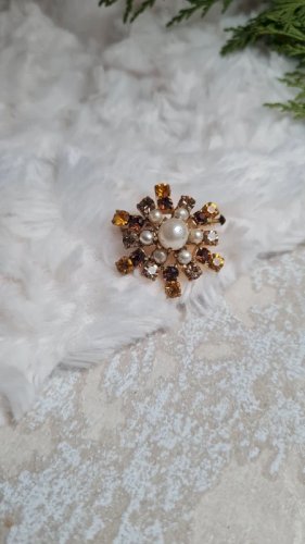 Broche vintage avec strass champagne