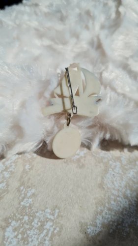 Broche vintage en celluloïd souvenir années 50/60