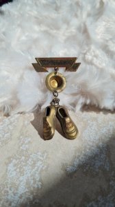 Broche vintage en métal souvenir années 50/60