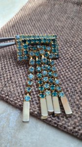 Broche vintage en strass et dorée et vert deau