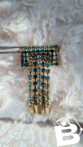 Broche vintage en strass et dorée et vert deau