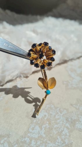 Broche vintage fleur avec des strass fabriquée en Autriche