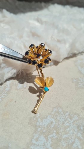 Broche vintage fleur avec des strass fabriquée en Autriche