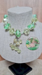 Broche vintage lucite - peinture inversée -collier en cadeau