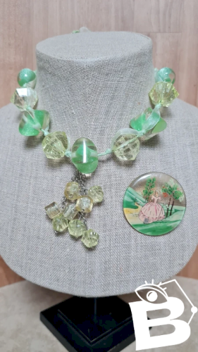 Broche vintage lucite - peinture inversée -collier en cadeau