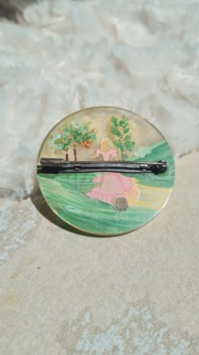 Broche vintage lucite