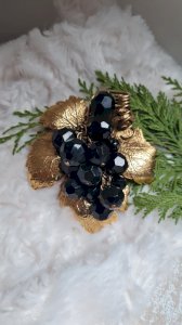 Vintage oversized brooch gold vine leaf and vintage black grape