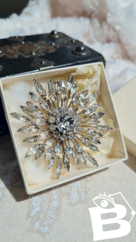 Broche vintage oversize vendue dans sa boite