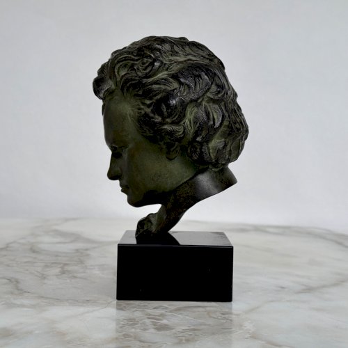 Bronze Art Déco 1930 représentant Beethoven patine verte socle en marbre M4013