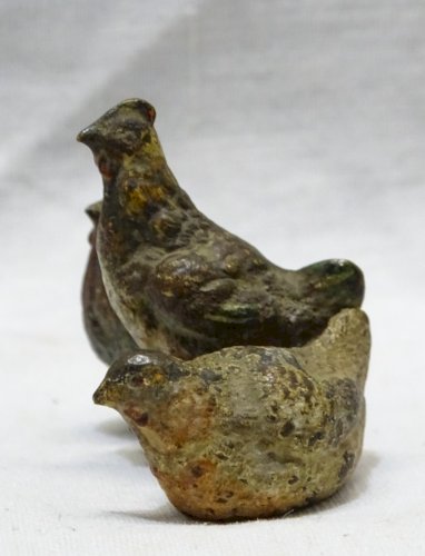 -BRONZE DE VIENNE 3 POULES PEINTES SIGNATURE COLLECTION OBJETS DE VITRINE déco D