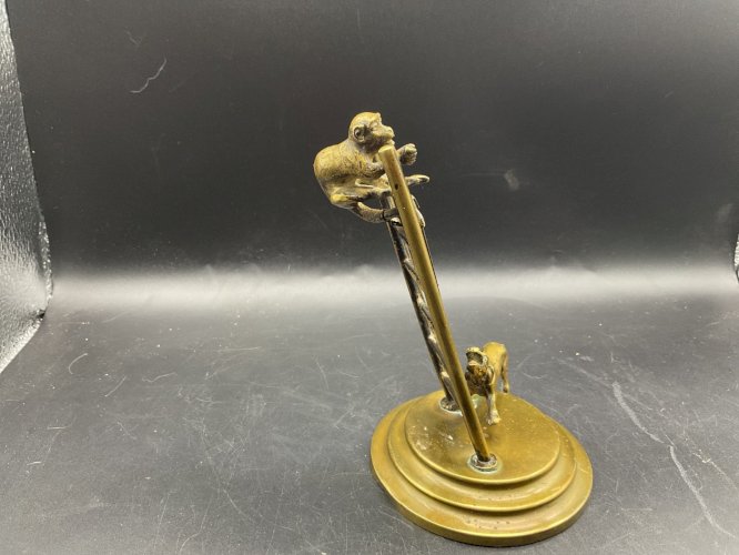 Bronze De Vienne animalier chien et singes école Autrichienne  Bergmann .