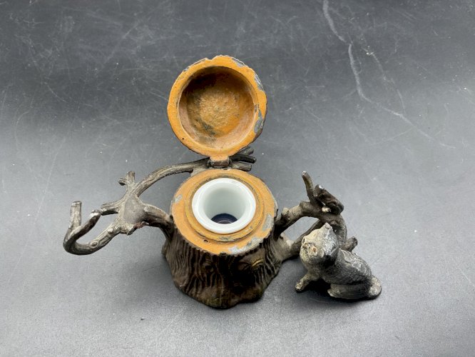 bronze de Vienne dlg Franz Bergmann , encrier chat Plomb de Nuremberg.