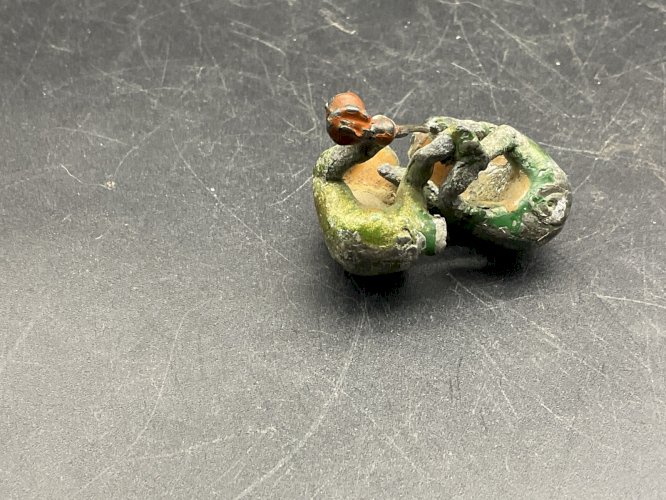 bronze de Vienne - Plomb De Nuremberg animalier grenouille qui fume .