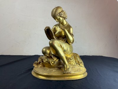 Bronze doré  , "Jeune Femme dénudée "