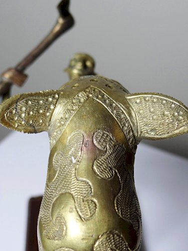 Bronze du Dahomey, Bénin Afrique, vintage/ancien XXe Le chasseur et la bête