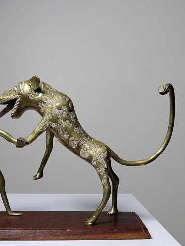 Bronze du Dahomey, Bénin Afrique, vintage/ancien XXe Le chasseur et la bête