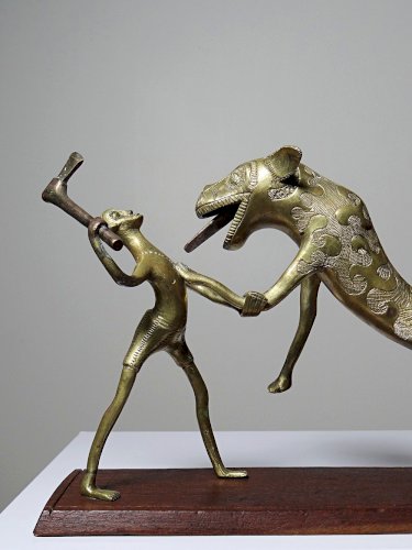 Bronze du Dahomey, Bénin Afrique, vintage/ancien XXe Le chasseur et la bête