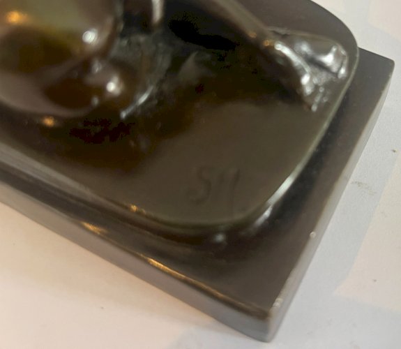 Bronze érotique a patine brune "S.M " XIX siècle