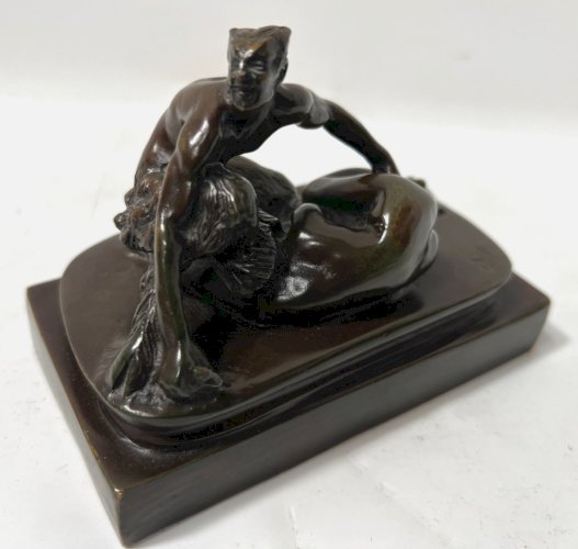 Bronze érotique a patine brune "S.M " XIX siècle