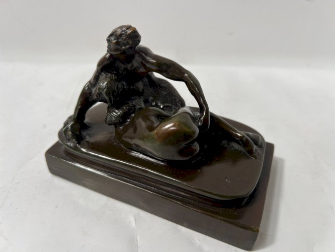 Bronze érotique a patine brune "S.M " XIX siècle