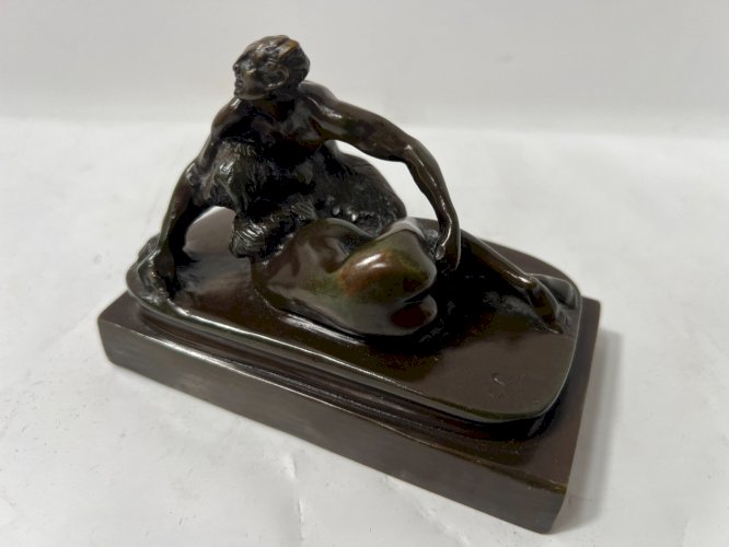 Bronze érotique a patine brune "S.M " XIX siècle