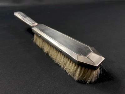 Brosse de table en métal argenté de style Art déco 1930-1950