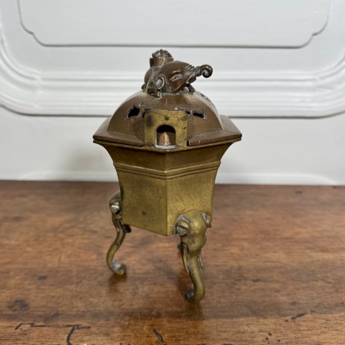 Brûle-parfum en bronze Chine ou Indochine fin XIXe pied tripode M3947