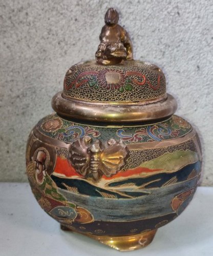 Brule parfum japonnais en ceramique de satsuma en bon etat(made in chiner )