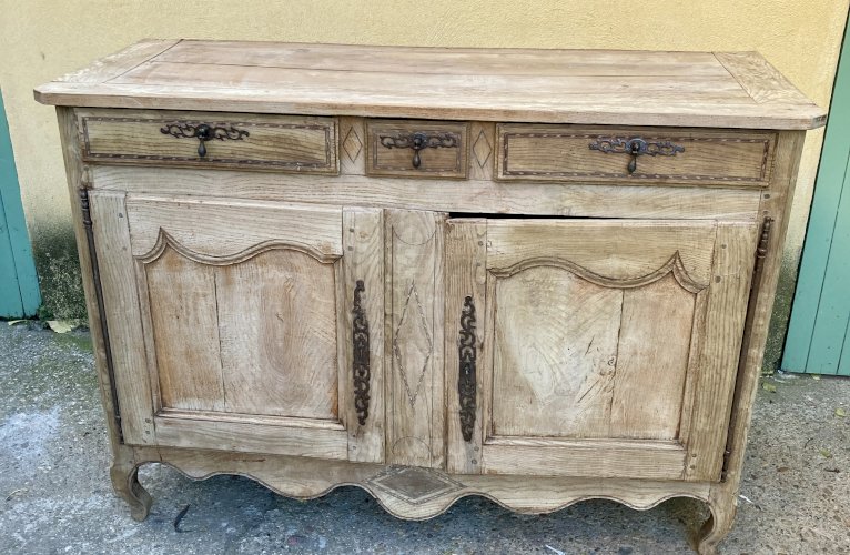 Buffet ancien en orme - Deux portes trois tiroirs - aspect brut 