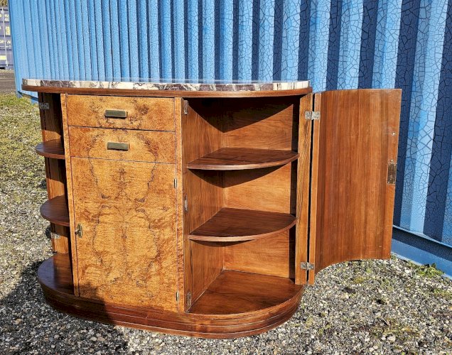 Buffet Art Déco galbé en loupe de noyer