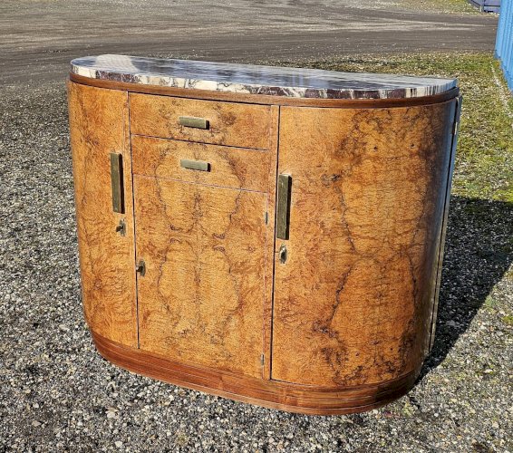 Buffet Art Déco galbé en loupe de noyer