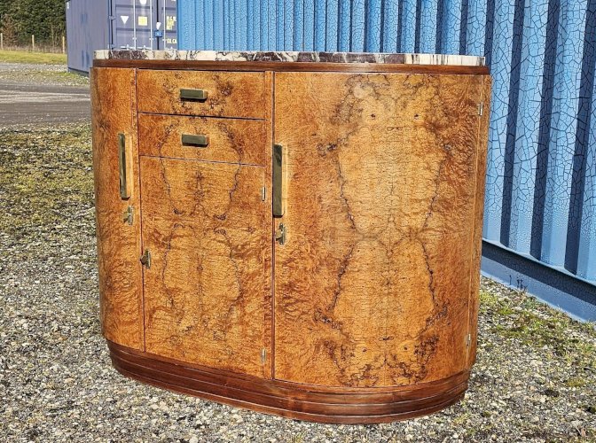 Buffet Art Déco galbé en loupe de noyer