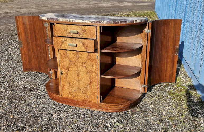 Buffet Art Déco galbé en loupe de noyer