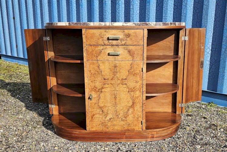 Buffet Art Déco galbé en loupe de noyer