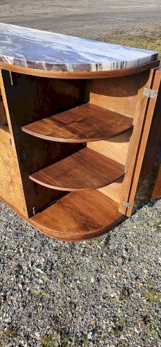 Buffet Art Déco galbé en loupe de noyer