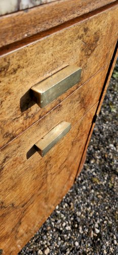 Buffet Art Déco galbé en loupe de noyer