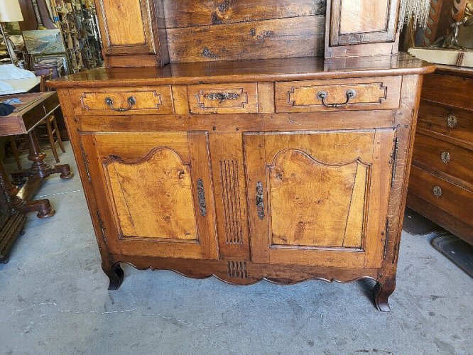 BUFFET BAHUT 2 CORPS VAISSELIER EN NOYER DU XVIII ème SIECLE